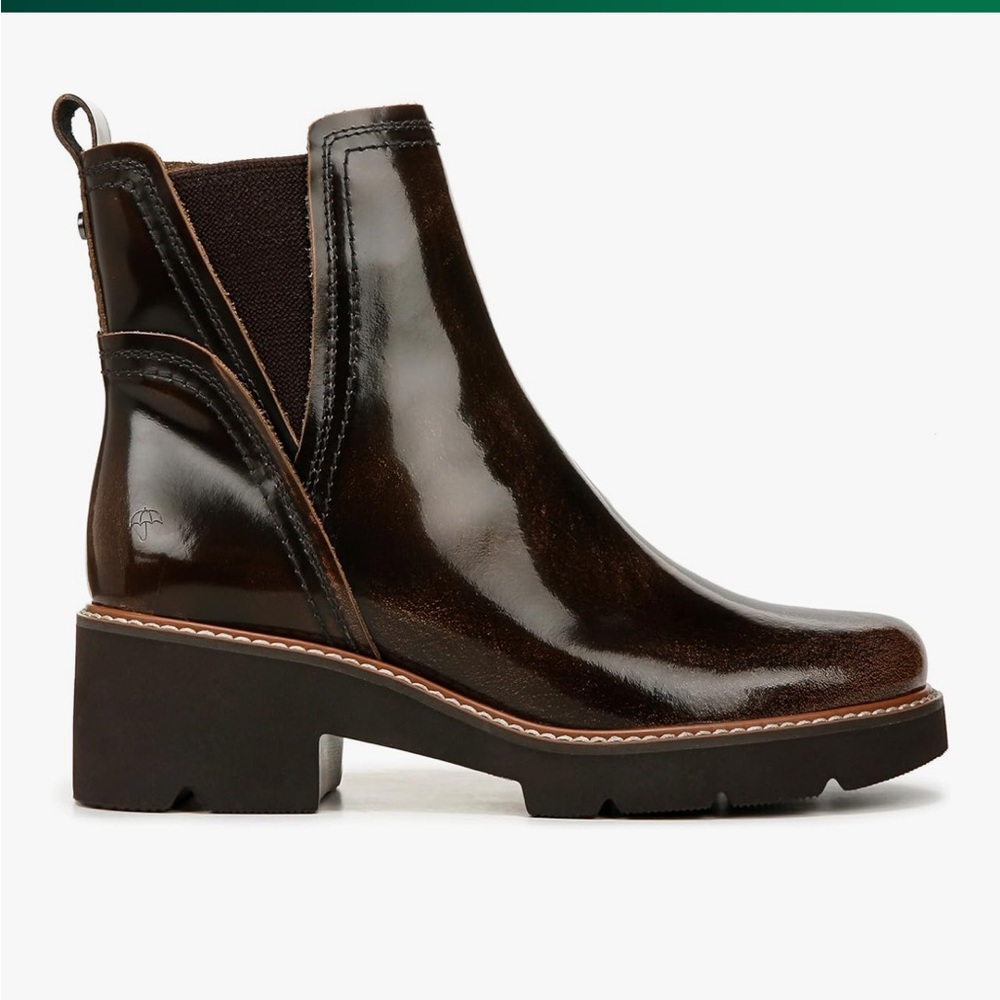 Naturalizer  Women’s Darry Chelsea boots